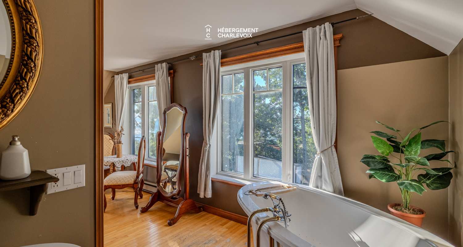 JAU-230 - Historic riverfront home with private hot tub